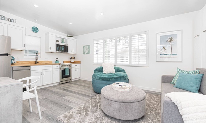 West Newport Condo | JUST LISTED | 30+ Night | Stylish Studio w/Sun Deck | Private Yet Central to the Newport Favorites!