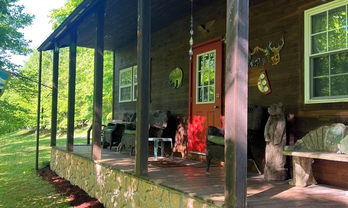 Horner Cabin | Just minutes from Stonewall Jackson Lake Resort. Boat ramp 1/4 mile away