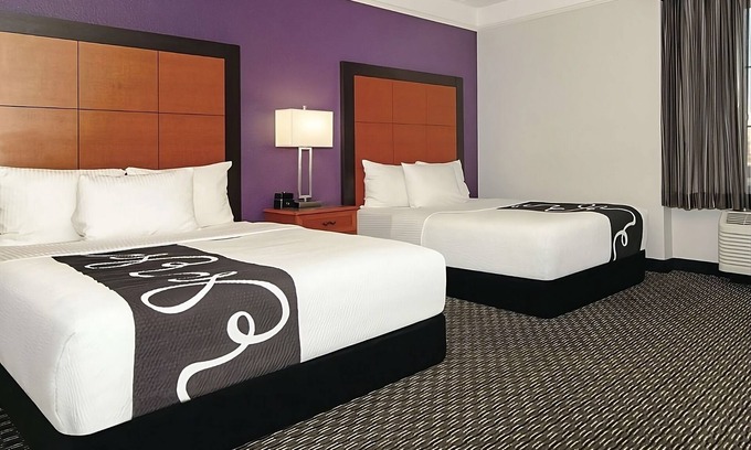 Guasti Hotel | Just What You Were Looking For! Spacious unit to Enjoy! Pool Access Free Parking