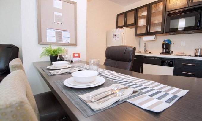 Anaheim Resort Resort | Just What You Were Looking For! 2 Comfortable Units, Kitchenette, Pets Allowed