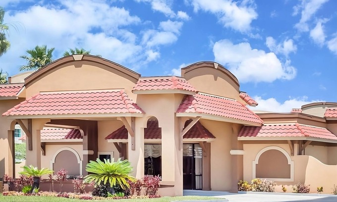 St. Augustine Hotel | Just What You Were Looking For! Near Historic Downtown! 2 Spaces