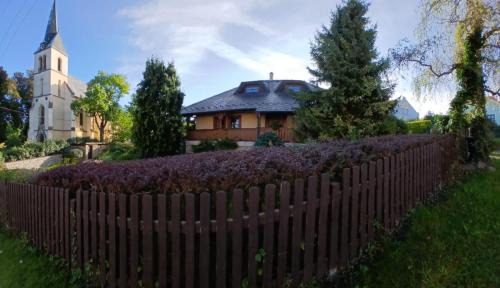 Krivoklat Villa | Křivoklátské Johnyho bydlení