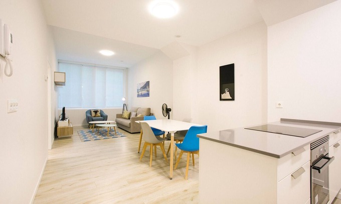 Gros Apartment | K Gloria Suites 5 1B one bedroom street facing