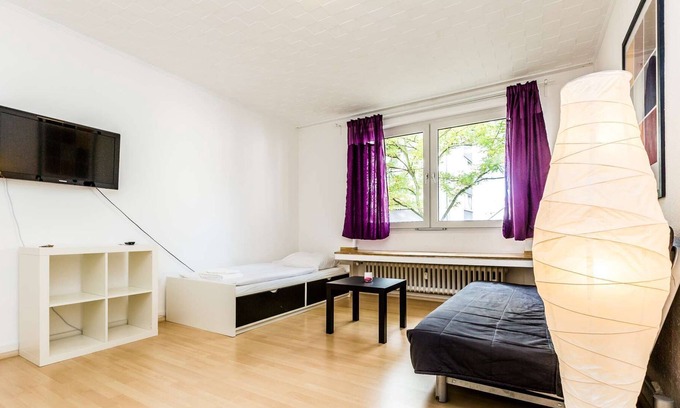 Hoehenberg Apartment | K65 nice apartment for 5 people in Cologne Höhenberg only 5km to Cologne trade fair