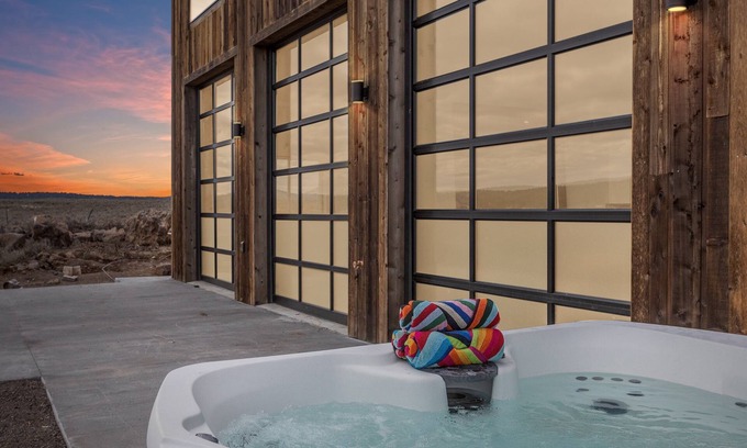 Island Park House | KABINO: Trailer Parking, Huge Garage Doors w/hot tub Wifi