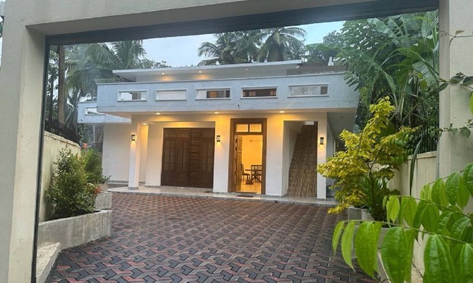Western Province House | Kaduwela Layathraa