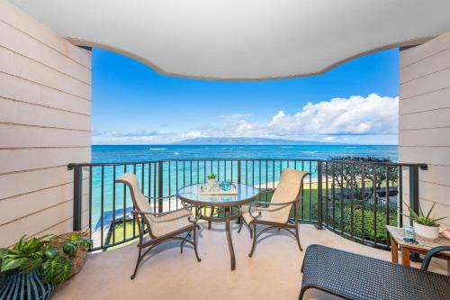 Kahana House | Kahana Reef 201 · KR 201 OceanFront 1BD Condo w Ocean Views Pool