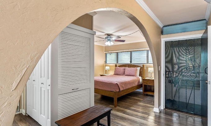 Historic Kailua Village House | Kalani Kai#104