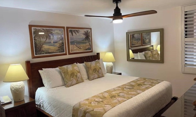 Kihei Condo | Kamaole Sands - Deep Lanai with Inner Courtyard and Ocean Views!