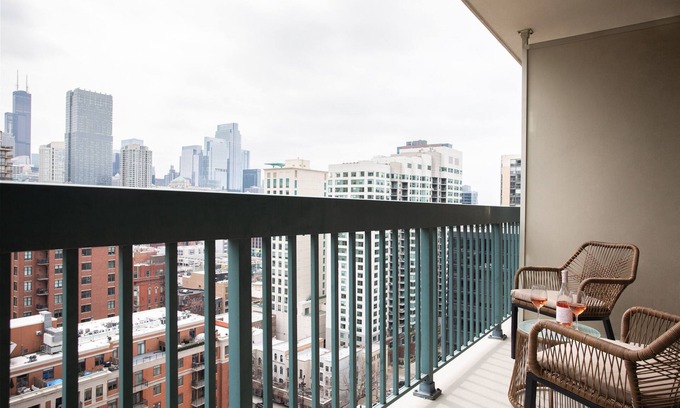 Near North Side Apartment | Kasa Magnificent Mile Chicago