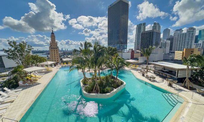 Downtown Miami Apartment | Kaseya Center 2 bdr Apt with Pool & Gym