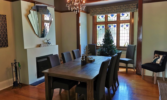 Leura House | Katura Cottage - On the border of Katoomba & Leura, Blue Mountains