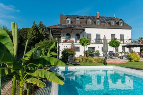Badacsonytordemic House | Katzer Villa