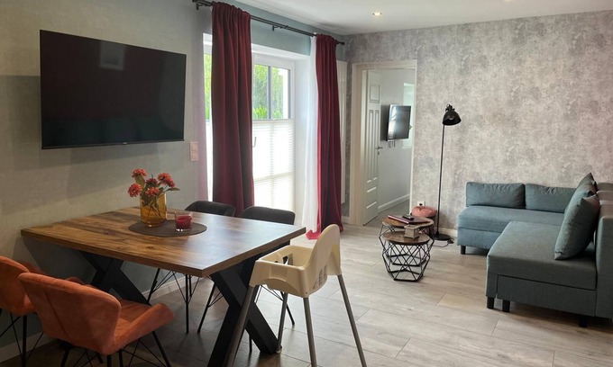 Groemitz Apartment | Kavaliershaus Erdgeschoss mit Eigener Terrasse im Henriettenhof