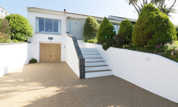 Crantock Cottage | KEELYN, pet friendly, country holiday cottage in Crantock
