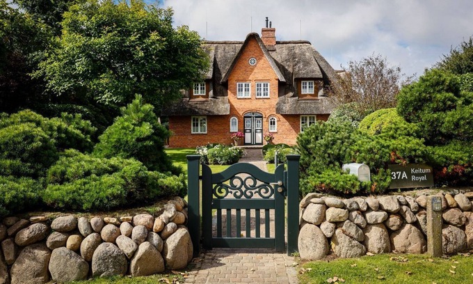 Keitum House | Keitum Royal - Keitum Royal - Reetgedeckte Doppelhaushälfte mit Einzelhaus-charakter