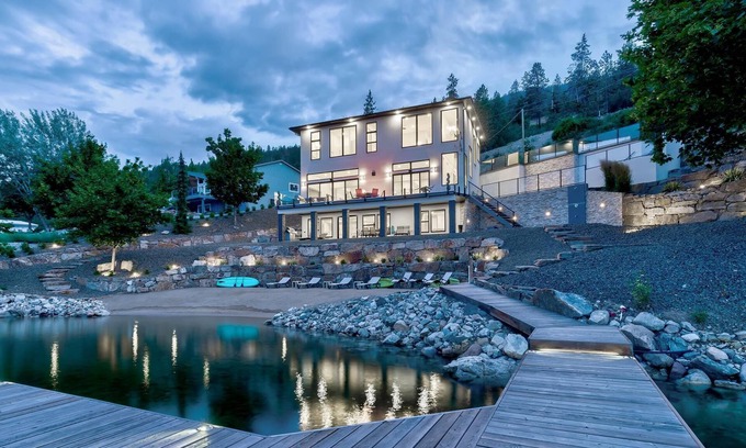 Central Okanagan House | Kelowna Lakefront Suite with Private Boat Buoy
