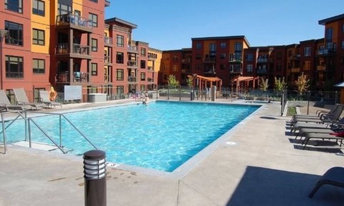 South Pandosy Condo | Kelowna - One bedroom + Den - Available Aug 18 to 29