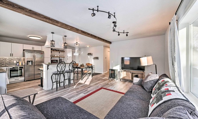 Kenai House | Kenai Home w/Fireplace < 10 Mi to Big Eddy!
