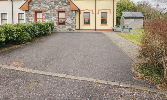 Kenmare Cottage | KENMARE BAY COTTAGE, family friendly in Kenmare, County Kerry