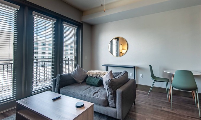 North Burnet Apartment | Kenzie Seasons | Modern 2BR in North Austin