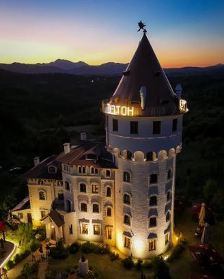 Sakës Hotel | Keshtjella Duka