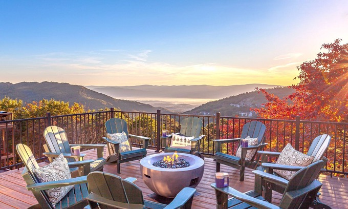 McGaheysville House | Kettle View Lodge - Family-Friendly Retreat with Breathtaking Mountain Views