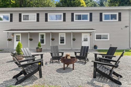 Hammondsport House | Keuka Lake View Firepit Wineries Nearby