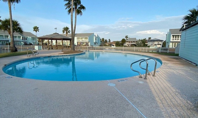 Key Allegro Condo | Key Allegro Excellent Canal Frontage with on-water boat parking off back patio