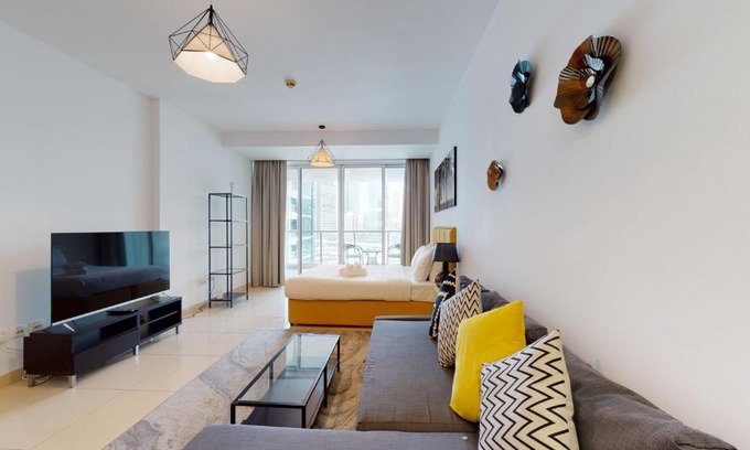 Jumeirah Lake Towers Apartment | Key View - Laguna Tower