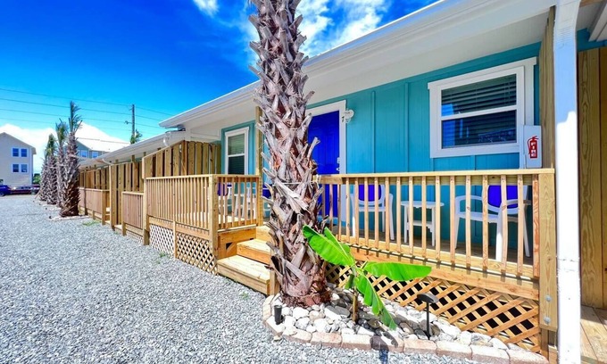 Surf City Apartment | Key West 7- Beach Access - Dog Friendly - Bikes – Grill