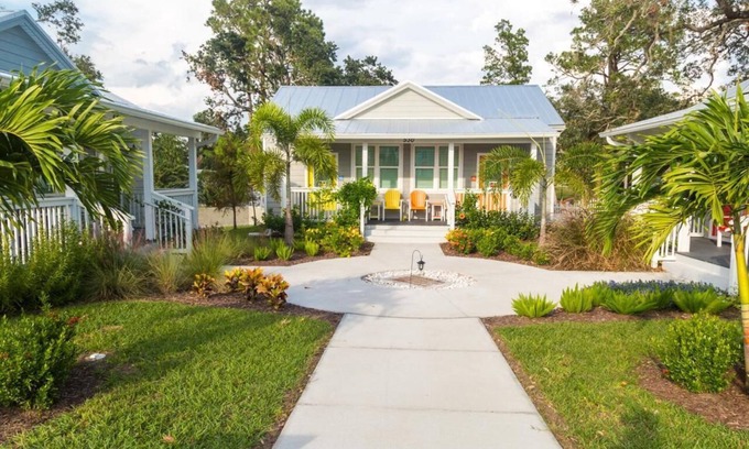 Dunedin Cottage | Key West Style Cottage - with pool/hot-tub