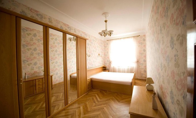 Pechers'kyi District Apartment | Kiev Gulliver 2 bedrooms & living, apartment 70 sq m, electric 24h
