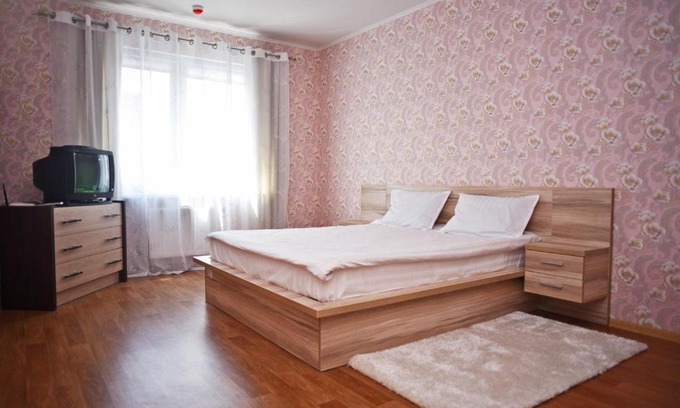 Darnyckyj Apartment | Kiev Sophii Rusovoi Apartment