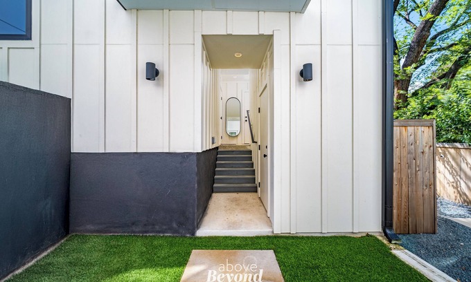 Austin Apartment | Kiki in the City | By UT and Downtown Austin Texas