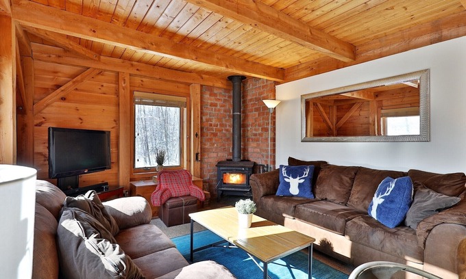 Killington Cabin | Killington Cabin - Left Unit: Great for families, Cozy, Close to Mountain. Hot Tub. Wood Stove.