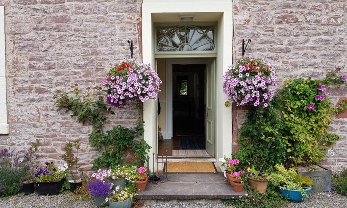 Alexandria Bed & Breakfast | Kilmaronock Manse B&B