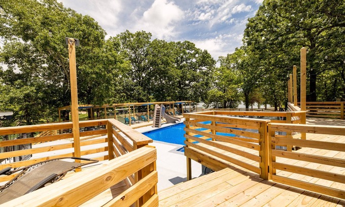 Kimberling City Hotel | Kimberling Cove D1