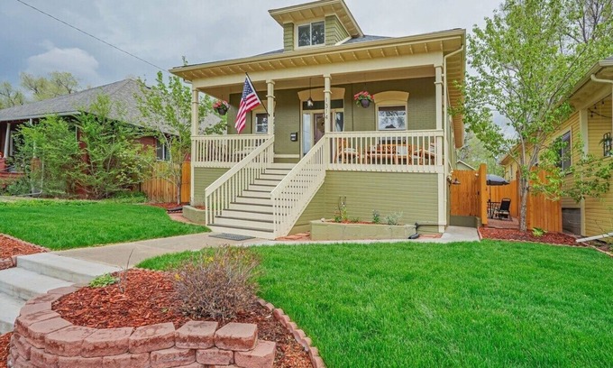 Colorado Springs Apartment | Kindred Courtyard! Historic Stay w BBQ & Fire Pit