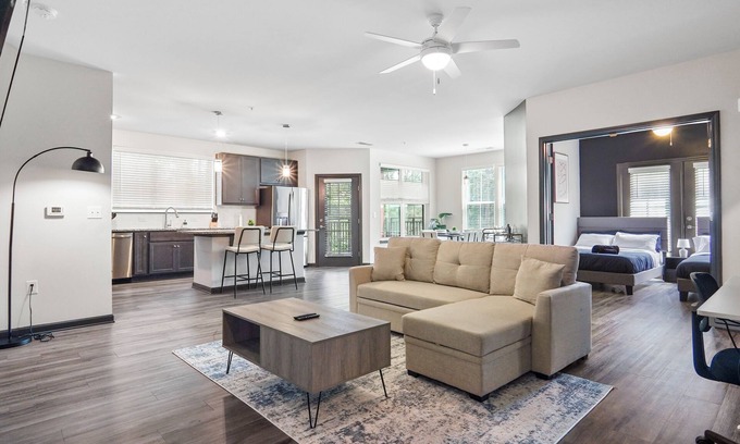 North Raleigh Apartment | King 3BR Suite in North Raleigh