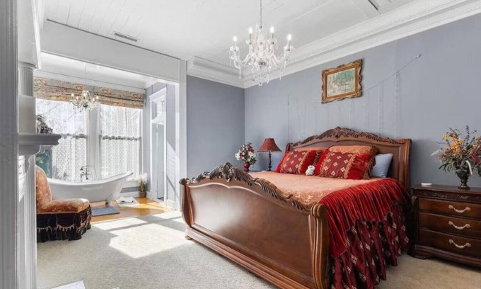 Anderson Apartment | King Bed Retreat | Anderson Home w/Yard & Events