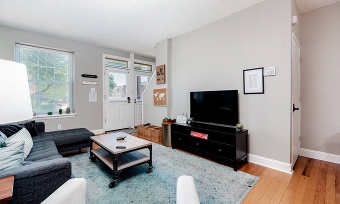 Downtown St. Louis House | King Beds/3Baths Renovated Spacious By StayStLouis