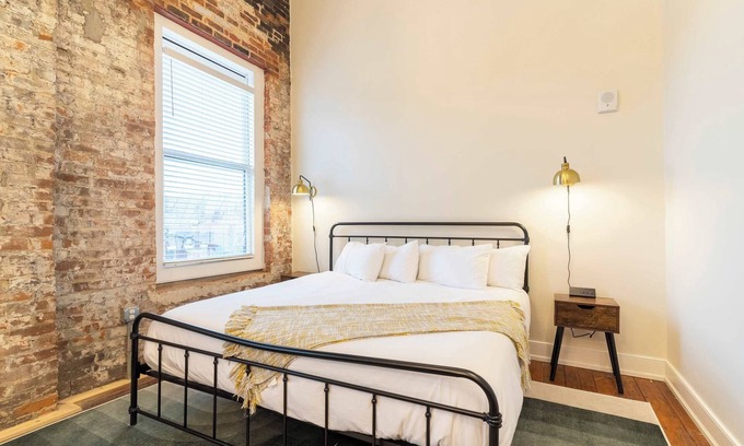 Frankfort Hotel | King Room, Kitchenette