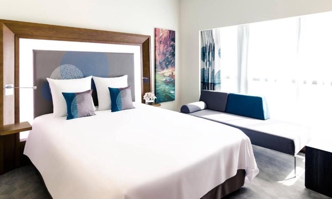 Al-Fujairah Apartment | King Room Near Workshop Café By Luxury Bookings