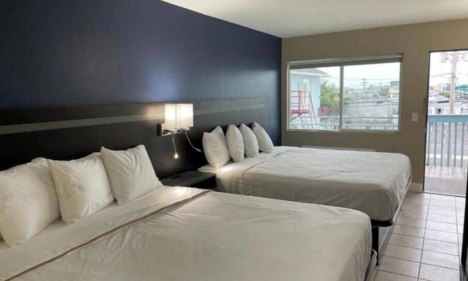 Seaside Heights Apartment | King Room with Two King Beds