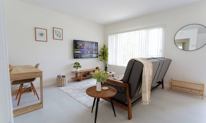 South Oceanside Apartment | King Suite - Easy Walk to Beach/Strand Close to Downtown, Restaurants and Pier!