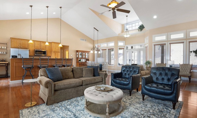 Lake Ozark House | King Suite! Stay & Play Rates! Overlooking 9th fairway at Osage National!