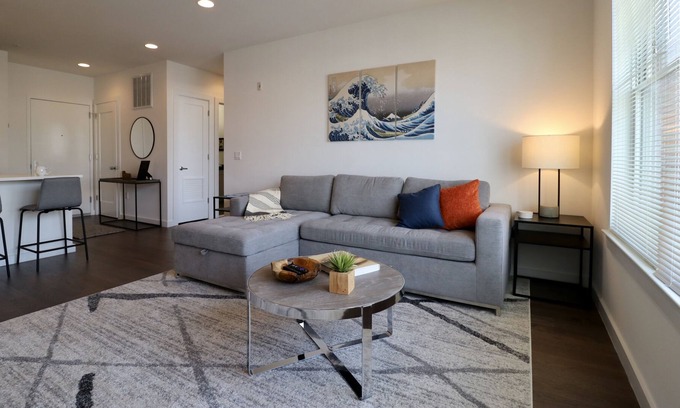 Hoboken House | King Suite Top Floor Minutes to New York City