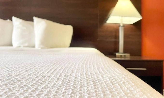 Cuero House | King With Kitchenette at FairBridge Inn & Suites Cuero, Free Parking!