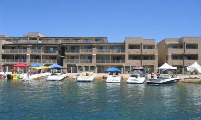 Lake Havasu City Condo | Kings View condos "Steps away from the Channel"